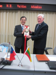2011 03/28 news picture